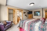 The Masters Lodge, Master Suite 4 with Smart TV